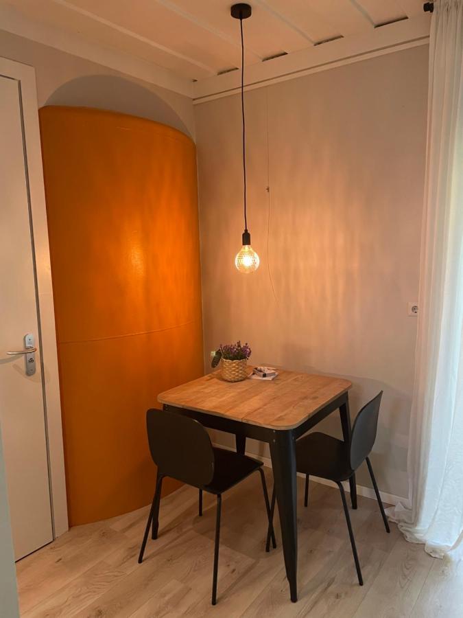 Tiny-House Van Zeecontainers Bij Het Bos Oranjewoud Exterior foto